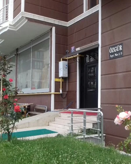 özgür Apartmanı